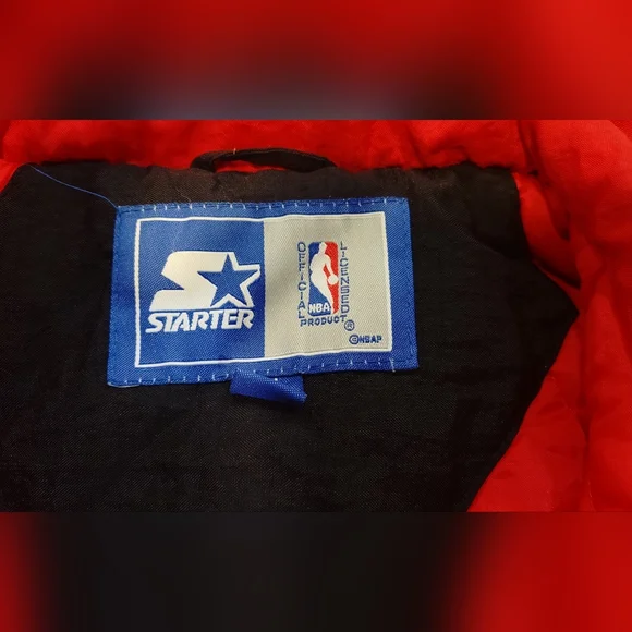 Chicago Bulls NBA Starter Jacket with Red and Black Accents - Picture 5 of 8